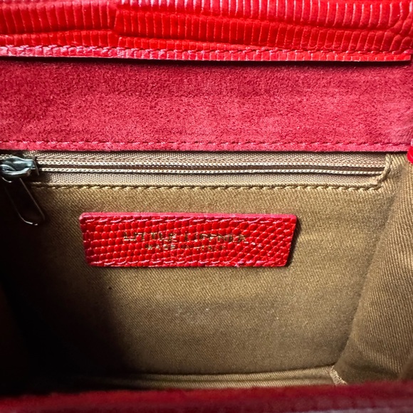 Red Textured Handbag - Picture 2 of 3